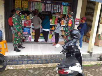 Babinsa Koramil 10/Selomerto Rutin Gelar Patroli Yustisi Di Wilayah Binaanya.